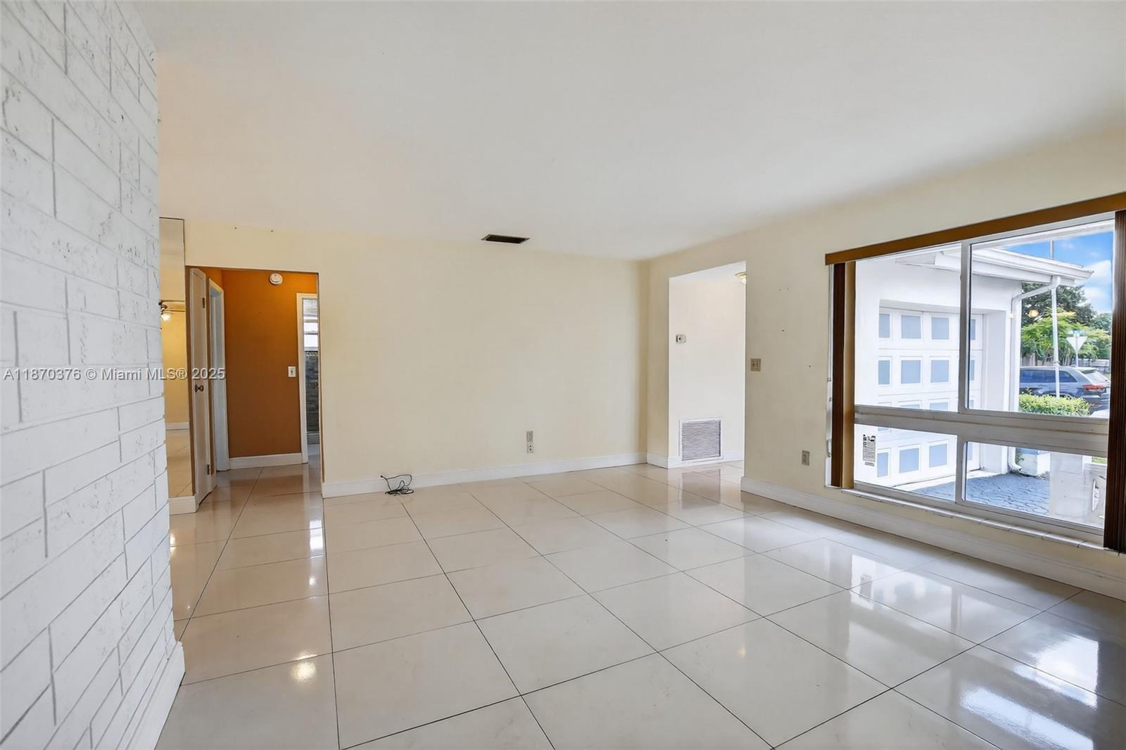 SUNRISE GOLF VILLAGE SEC - Residential