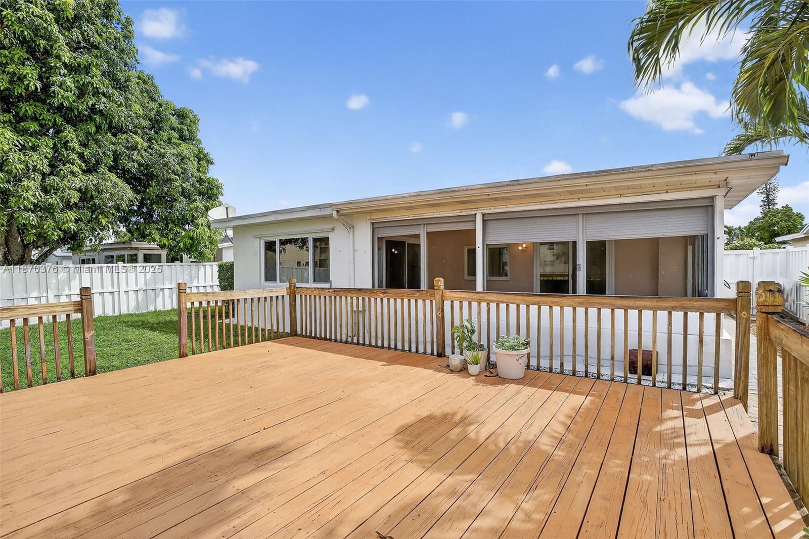 SUNRISE GOLF VILLAGE SEC - Residential