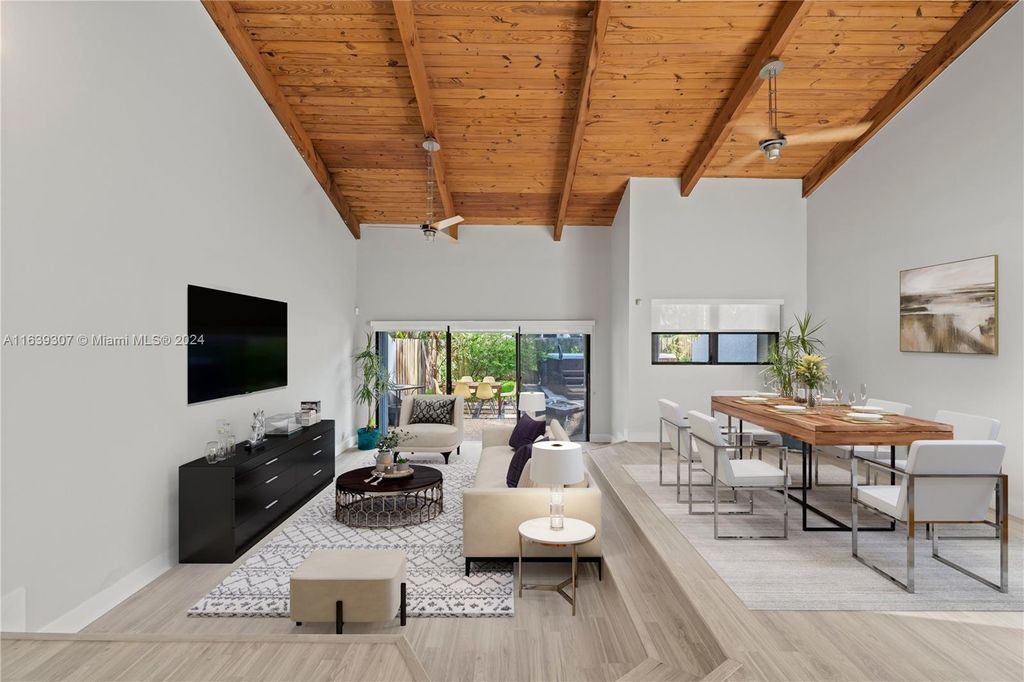 Photo of 1250 SE 2nd St #1250, Fort Lauderdale, FL 33301 (MLS # A11639307)