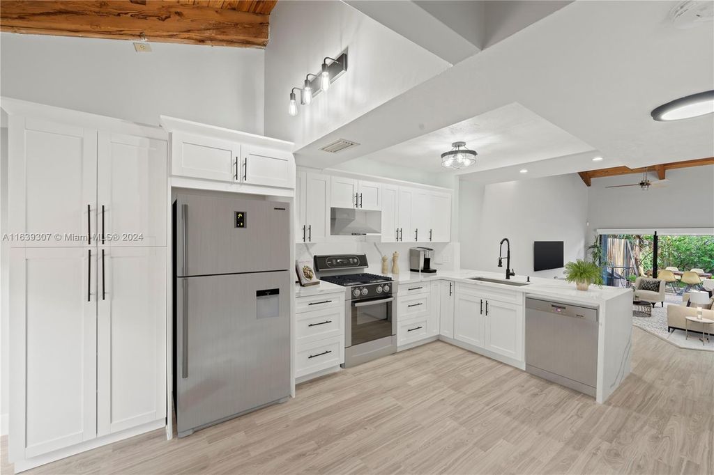 Photo of 1250 SE 2nd St #1250, Fort Lauderdale, FL 33301 (MLS # A11639307)