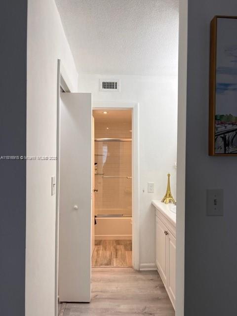 VISTA ALEGRE CONDO - Residential