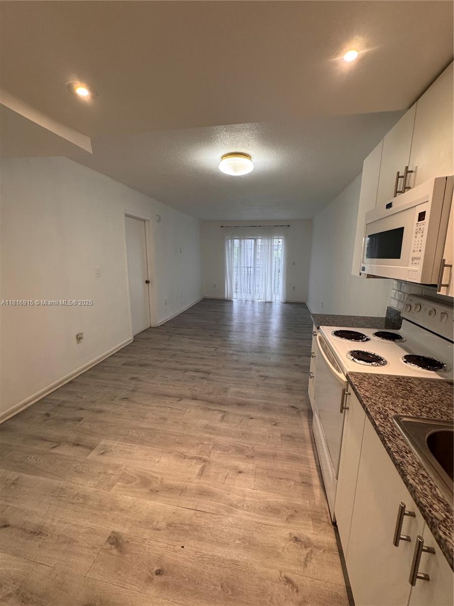 VISTA ALEGRE CONDO - Residential