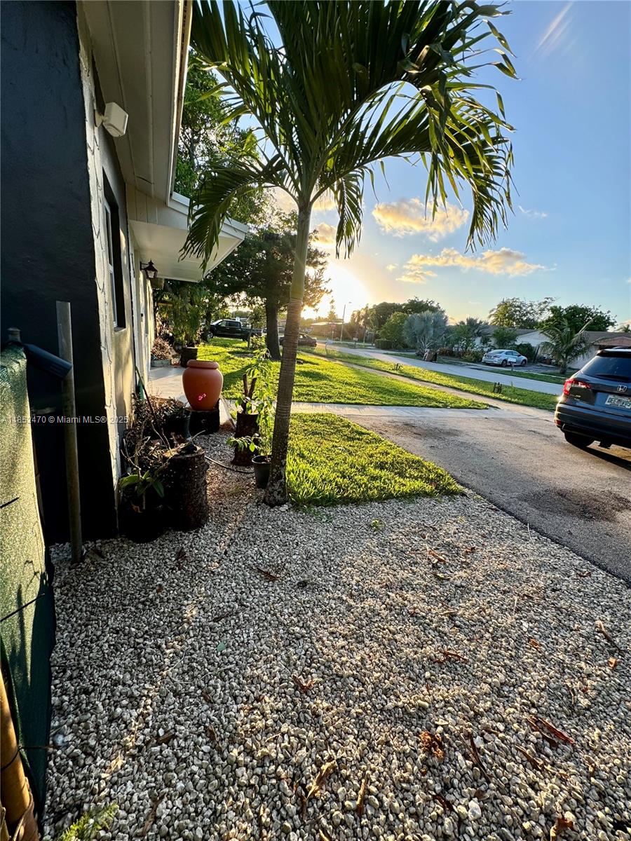 550 SW 11th Dr