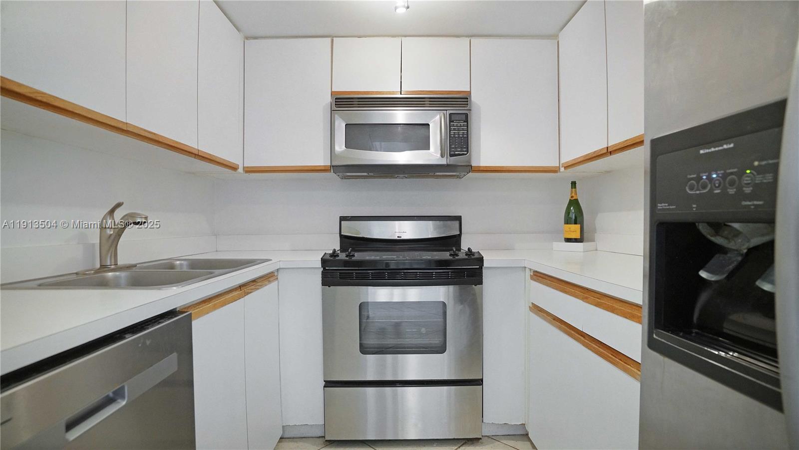 BAYVIEW PLAZA CONDO - Residential