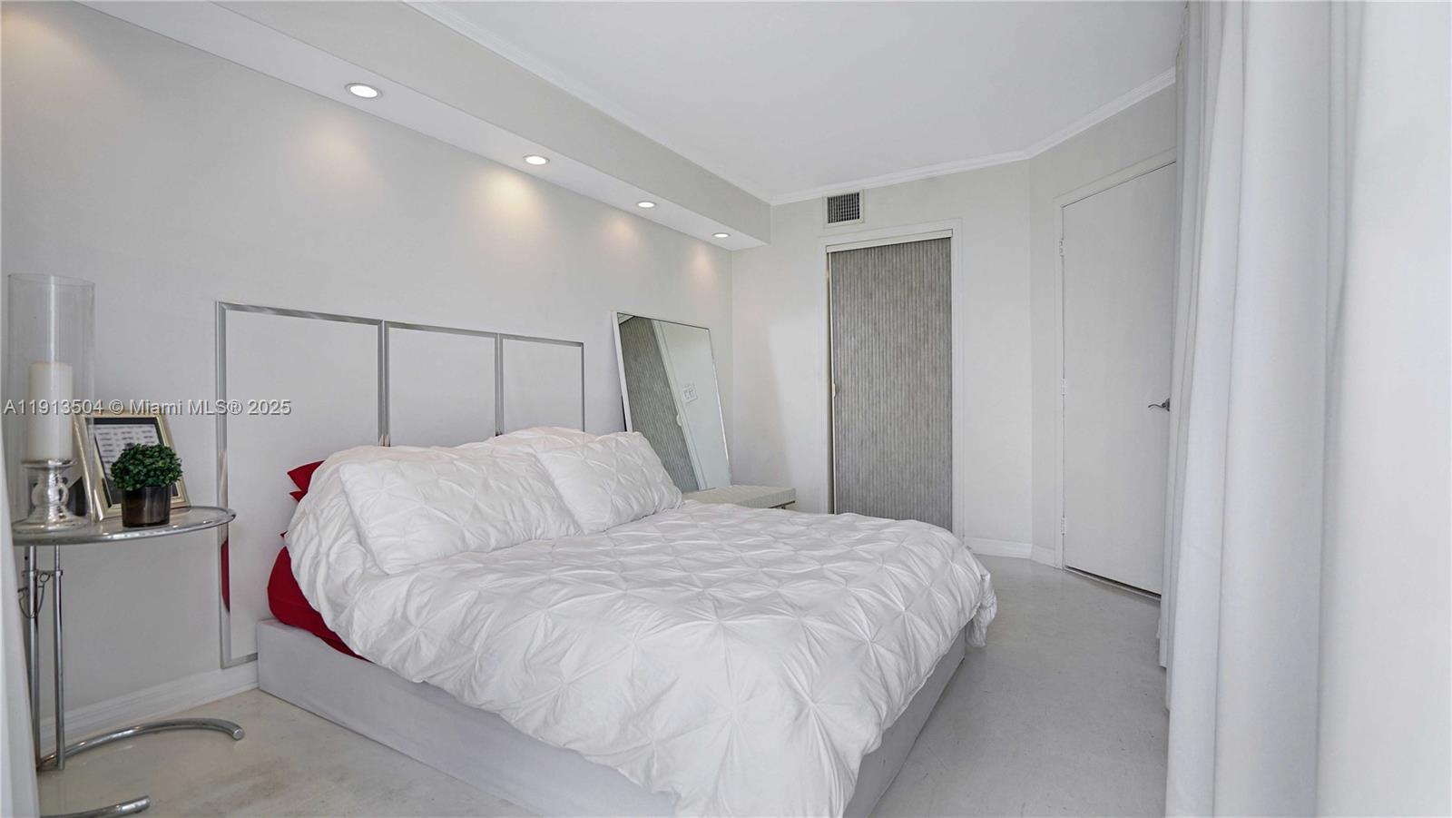 BAYVIEW PLAZA CONDO - Residential