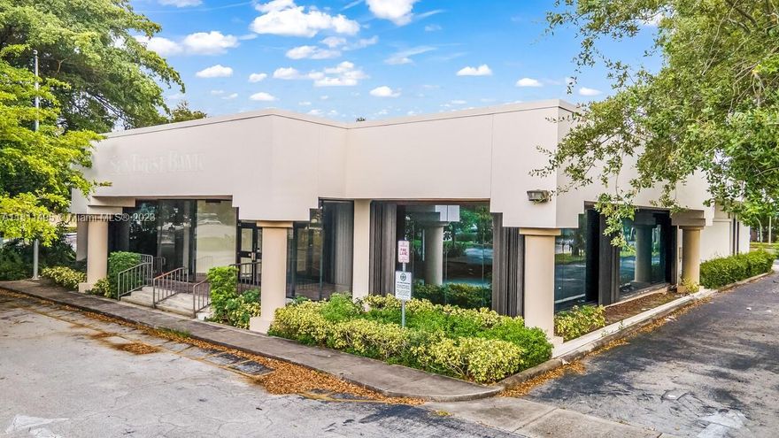 OPPORTUNITY ZONE property. A former Suntrust Bank branch with a 52,000 car traffic count per day! Located approximately 1 mile east of the FL Turnpike and approximately 2 miles west of I95. Commercial Blvd west-bound there is a dedicated turning lane into the property. The building includes a total of 58 on-site parking spaces. Zoned MUC which is Mixed-Use Corridor.