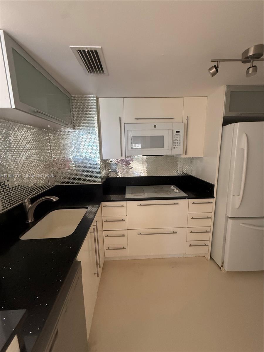 ISOLA CONDO - Residential Lease