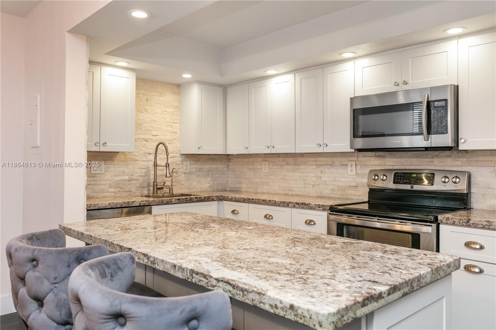 VILLA DORADA CONDO NO 1 - Residential