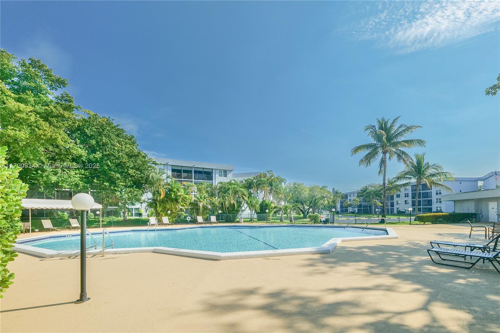 ROYAL PARK CONDO - Residential