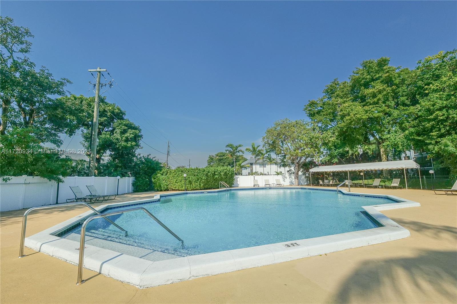 ROYAL PARK CONDO - Residential