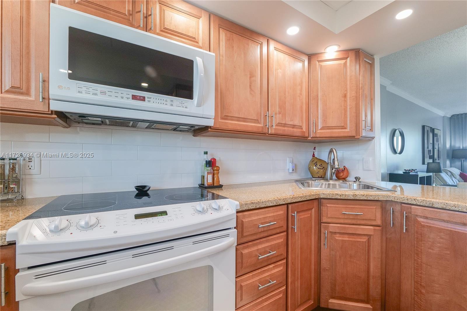 ROYAL PARK CONDO - Residential
