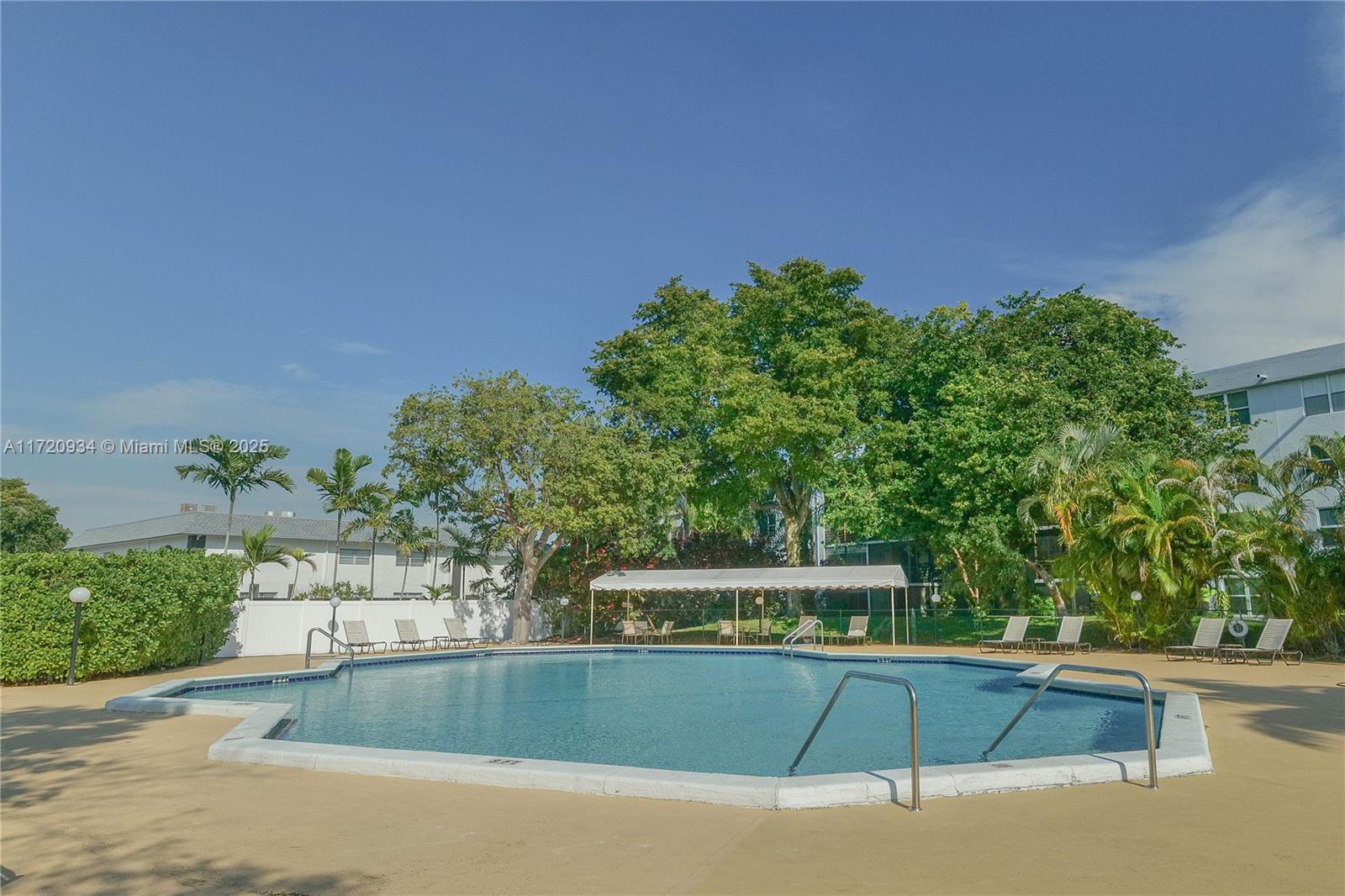 ROYAL PARK CONDO - Residential