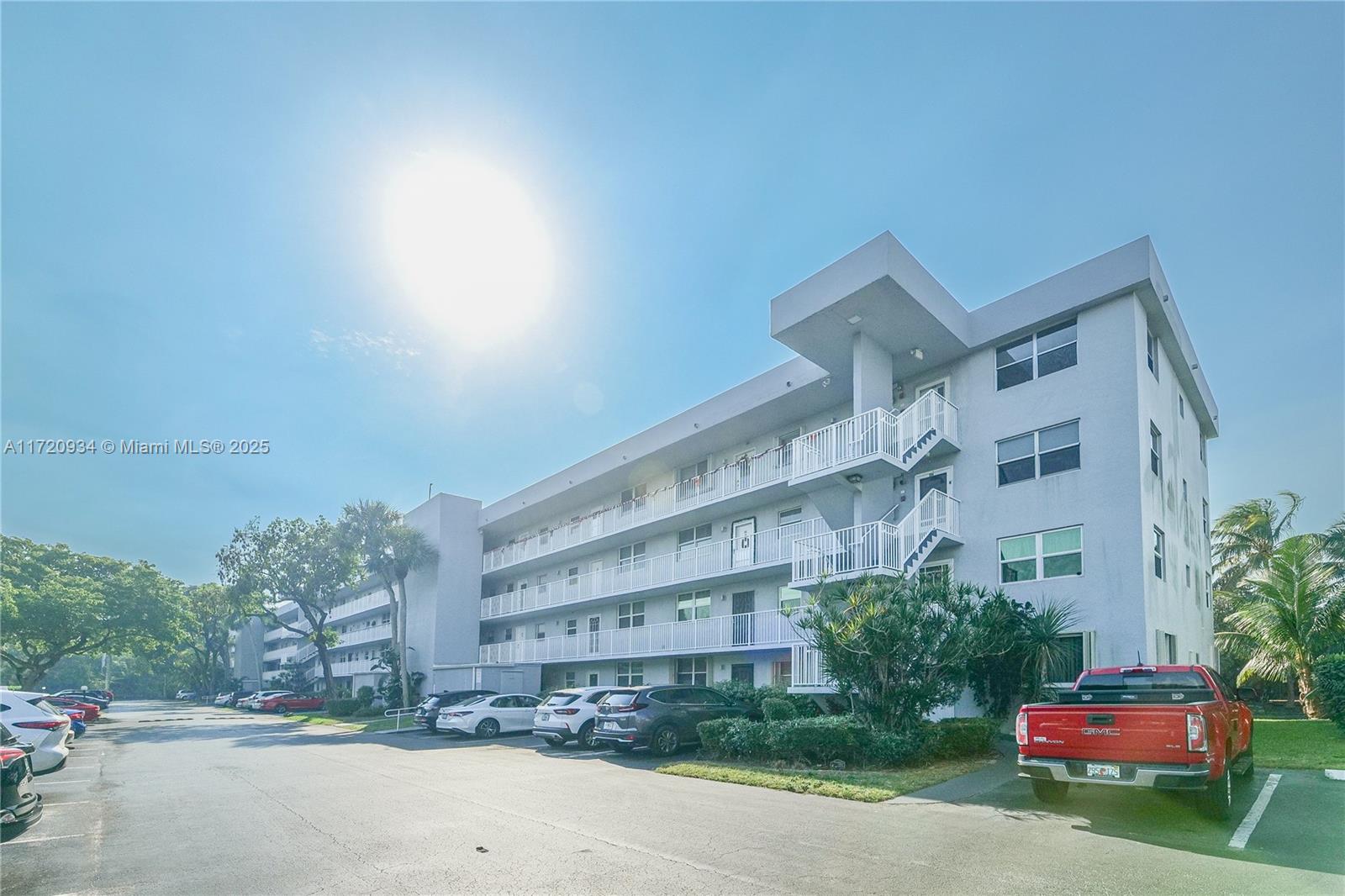ROYAL PARK CONDO - Residential