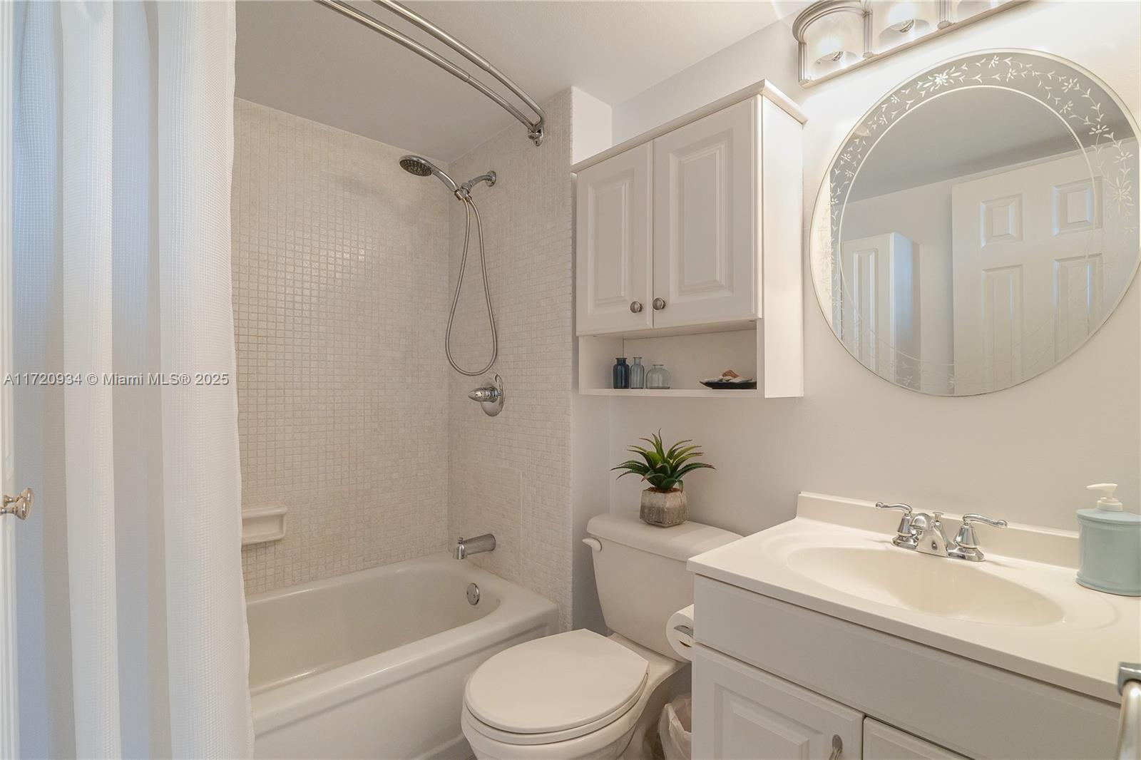 ROYAL PARK CONDO - Residential