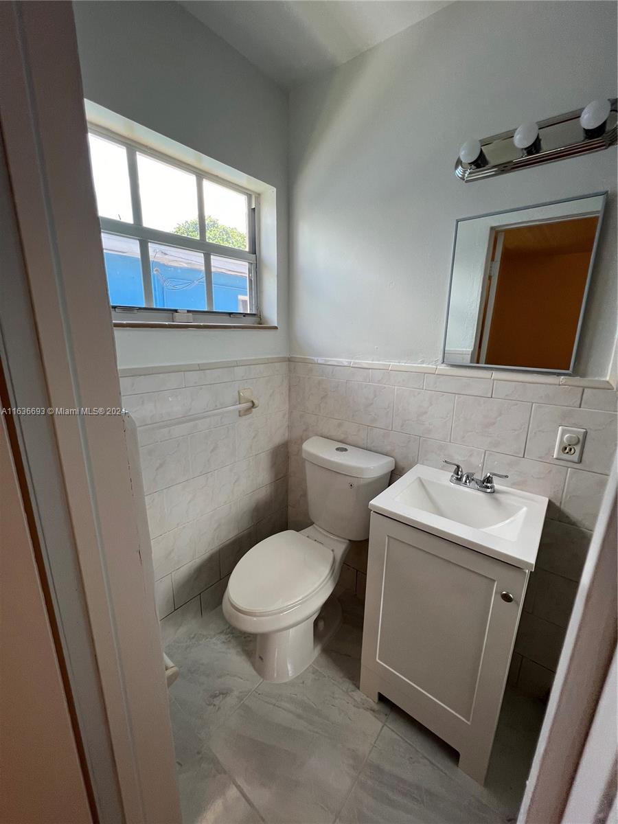HIALEAH 2ND STUDIO ADDN - Residential Lease