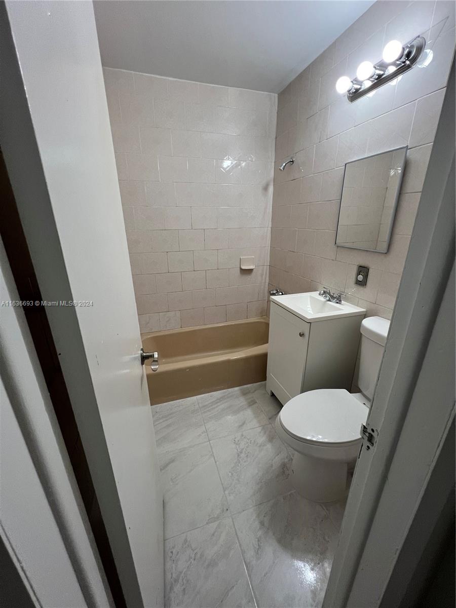 HIALEAH 2ND STUDIO ADDN - Residential Lease