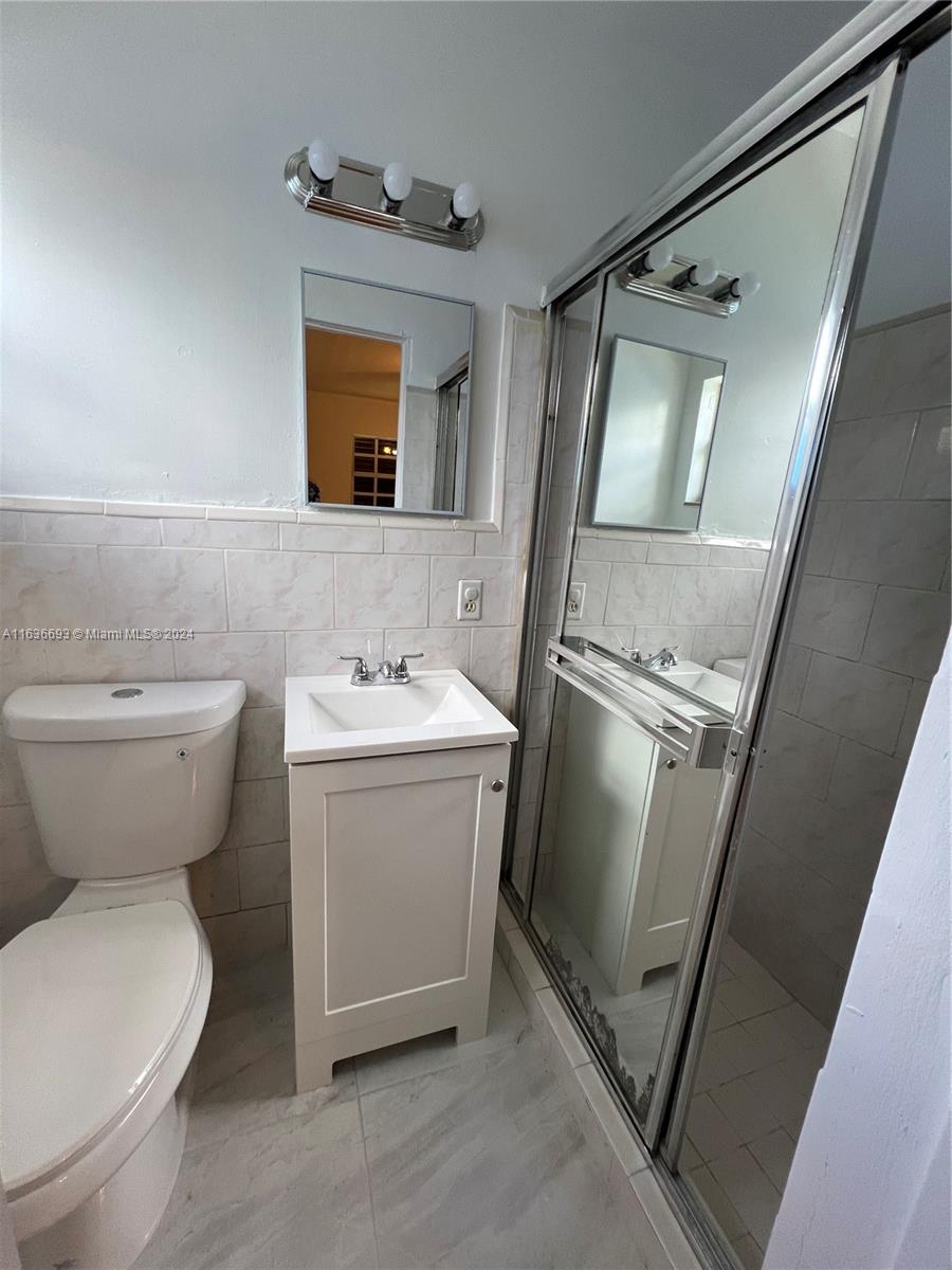 HIALEAH 2ND STUDIO ADDN - Residential Lease