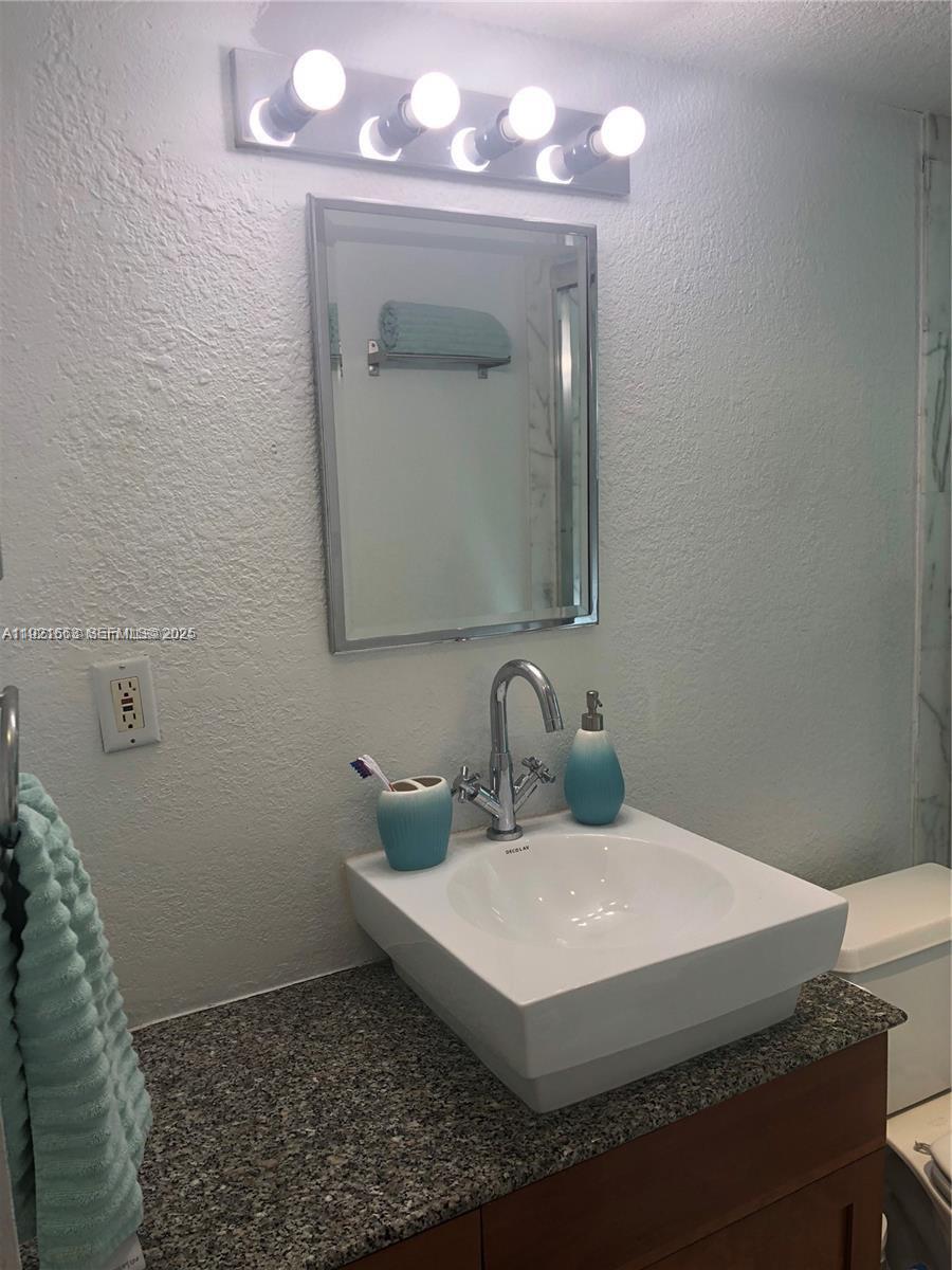 9971 W Bay Harbor Dr 101