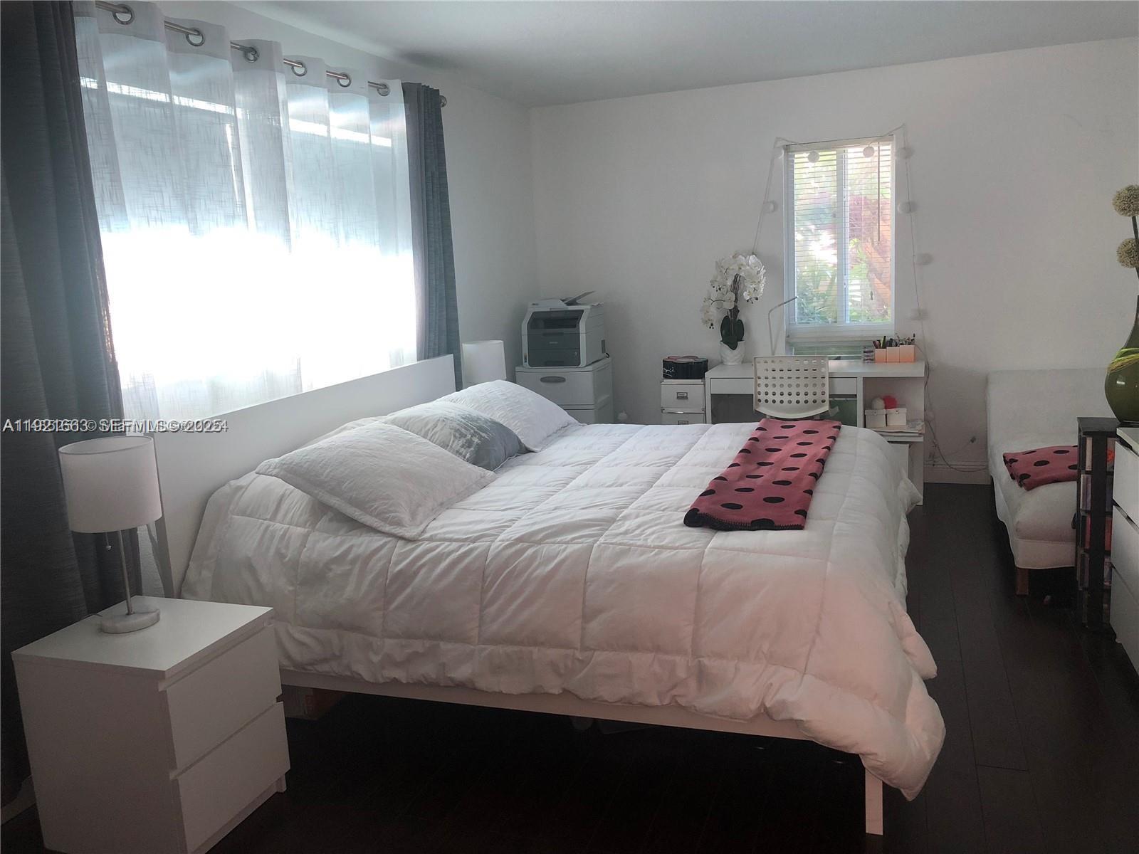 9971 W Bay Harbor Dr 101