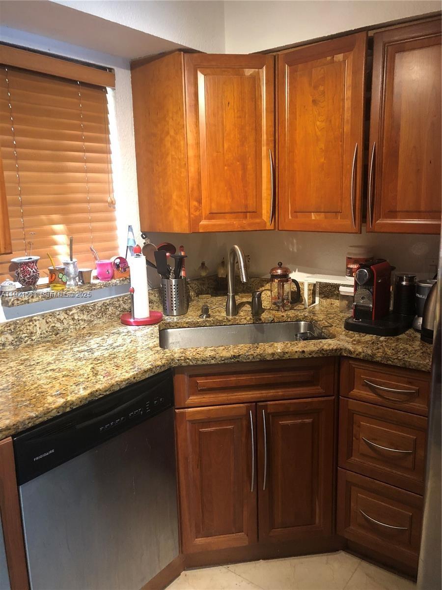 THE FORGE CONDO - Residential Lease