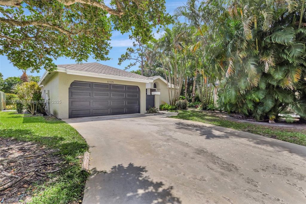 Photo of 6105 Brandon St, Palm Beach Gardens, FL 33418 (MLS # A11790363)
