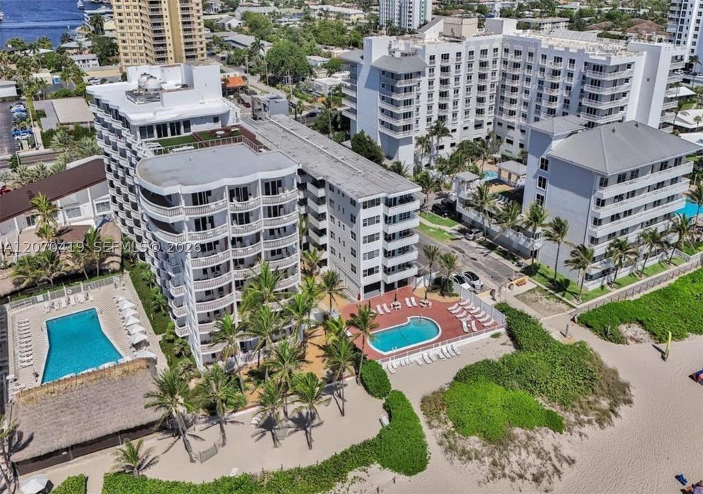 Photo of 3424 SE 12th St #B6, Pompano Beach, FL 33062 (MLS # A12070419)