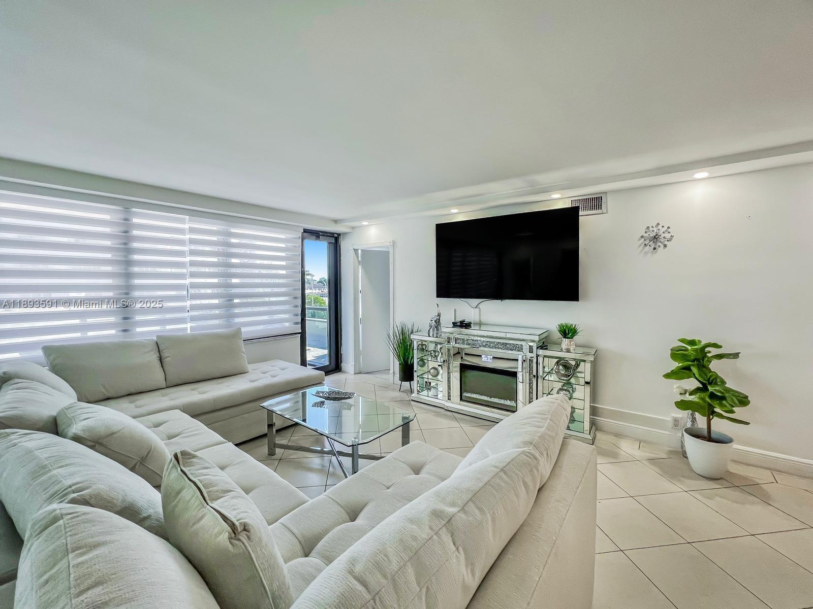THE ALEXANDER CONDO - Residential Lease