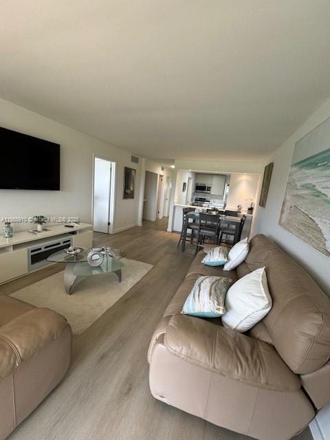 HOLLYBROOK GOLF AND - Residential