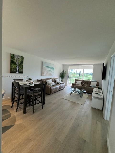 HOLLYBROOK GOLF AND - Residential