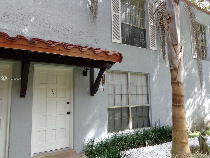 REMODELED, TITLES THROUGHOUT, NEW KITCHEN CABINETS STAINLESS STEEL APPLIANCES, AND GRANITE COUNTER-TOP, AMENITIES INCLUDES; COMMUNITY POOLS. SAUNA, CLUBHOUSE AND TENNIS COURTS. GATED COMMUNITY WITH SECURITY, CENTRALLY LOCATED IN HEART OF KENDALL. A MUST SEE TWO STORIES TOWNHOUSE EASY TO SHOW. PLEASE CALL L/A