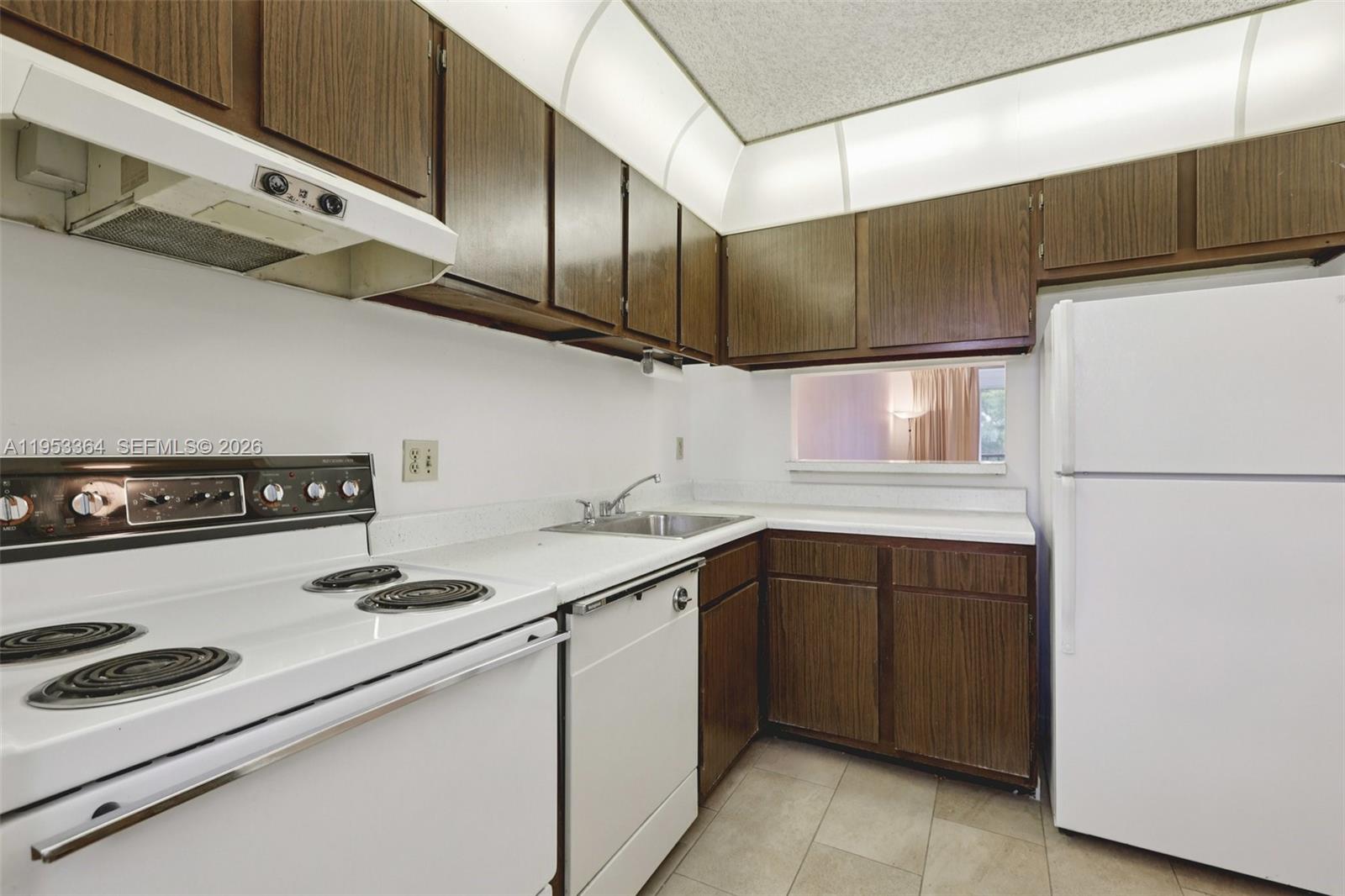 CROSS FOX CONDO - Residential