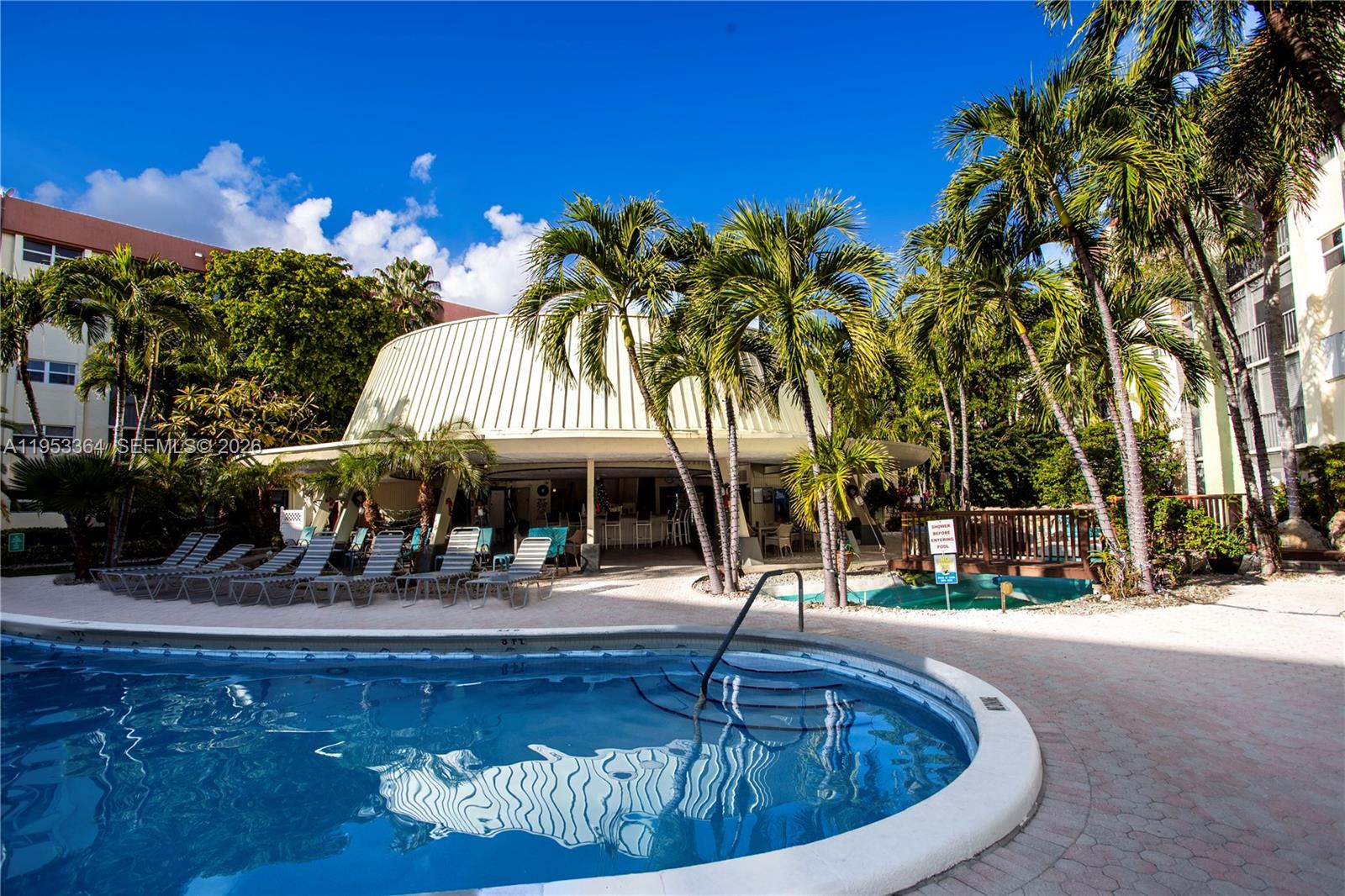 CROSS FOX CONDO - Residential