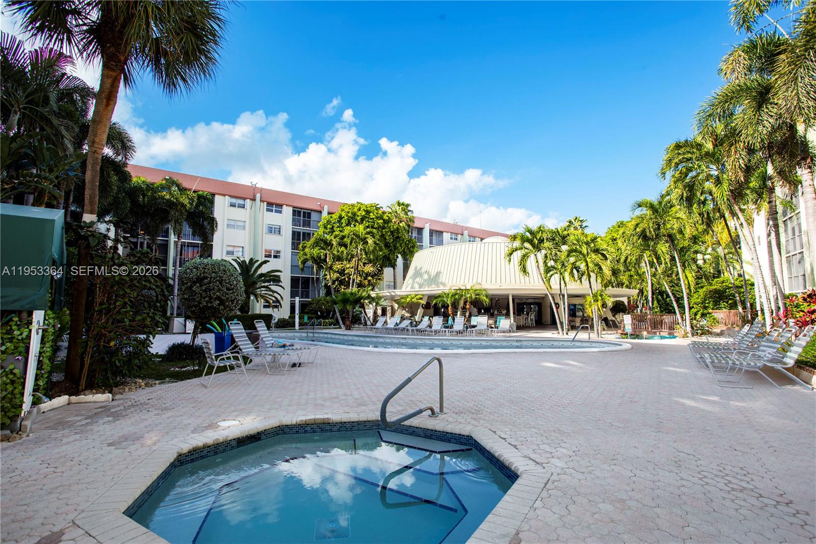 CROSS FOX CONDO - Residential