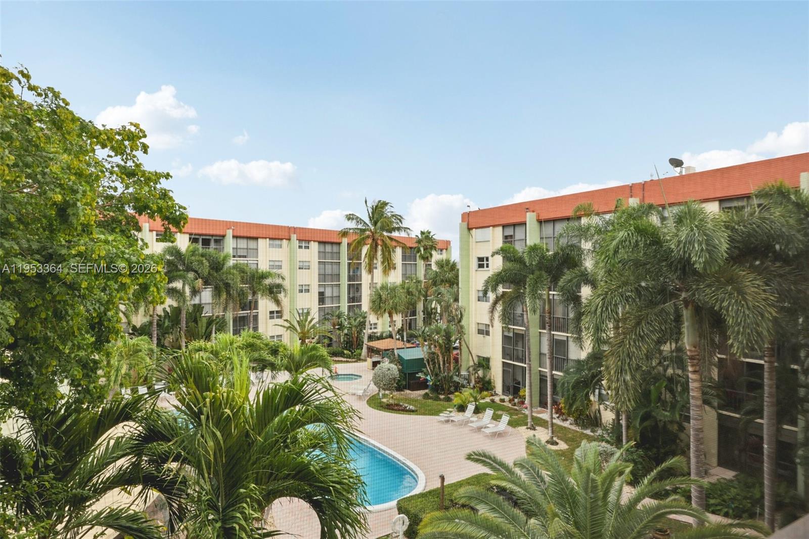 CROSS FOX CONDO - Residential