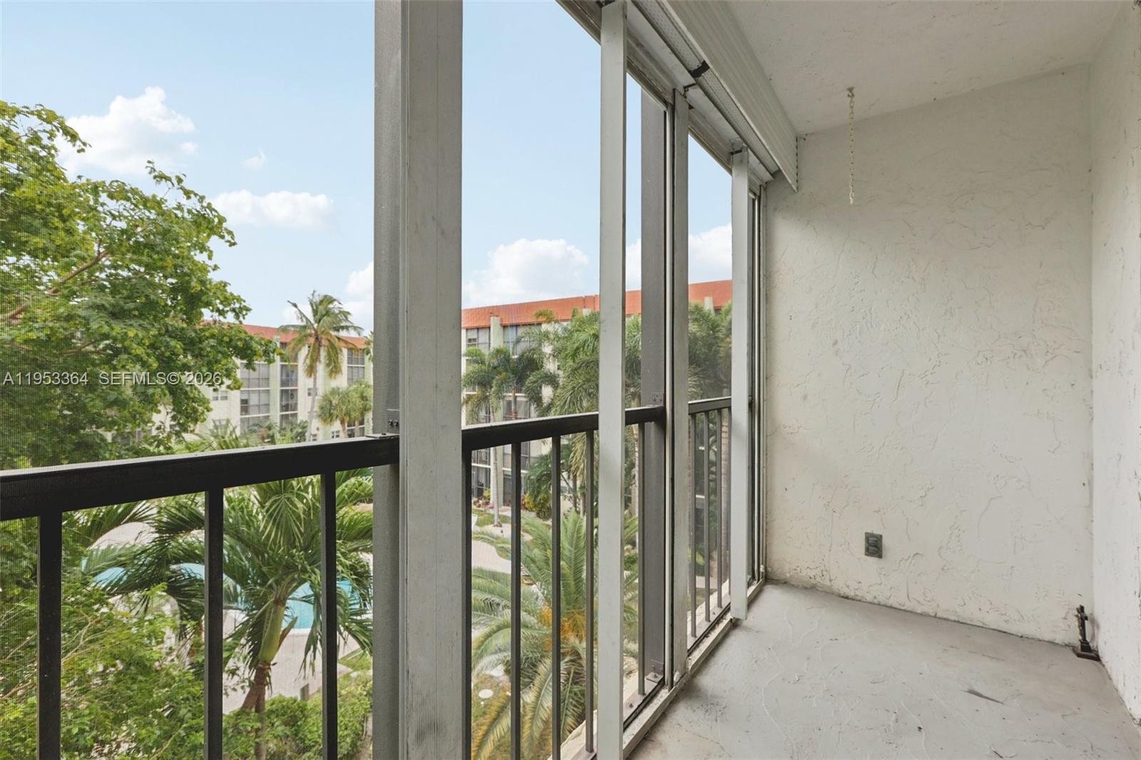 CROSS FOX CONDO - Residential