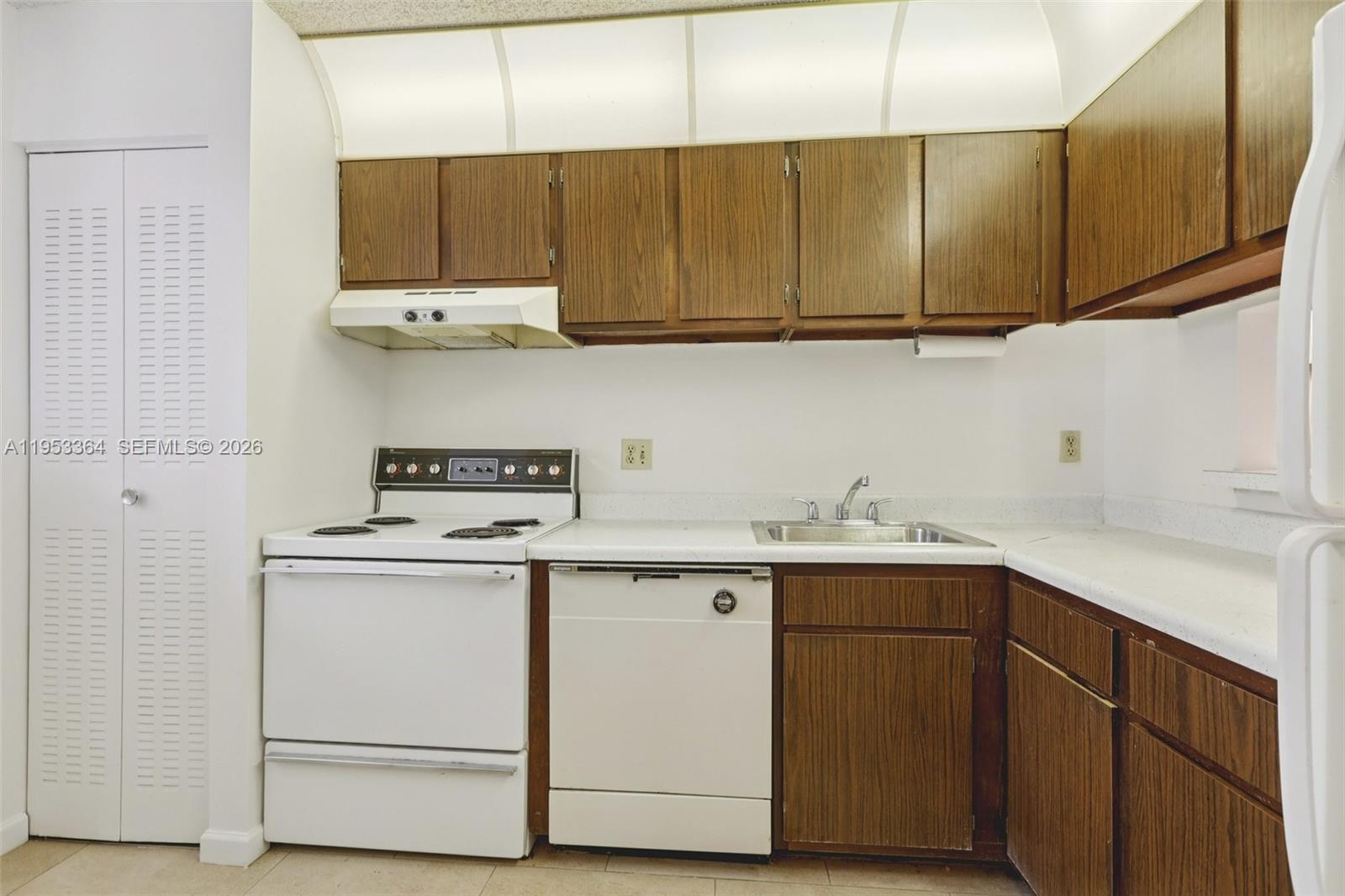 CROSS FOX CONDO - Residential