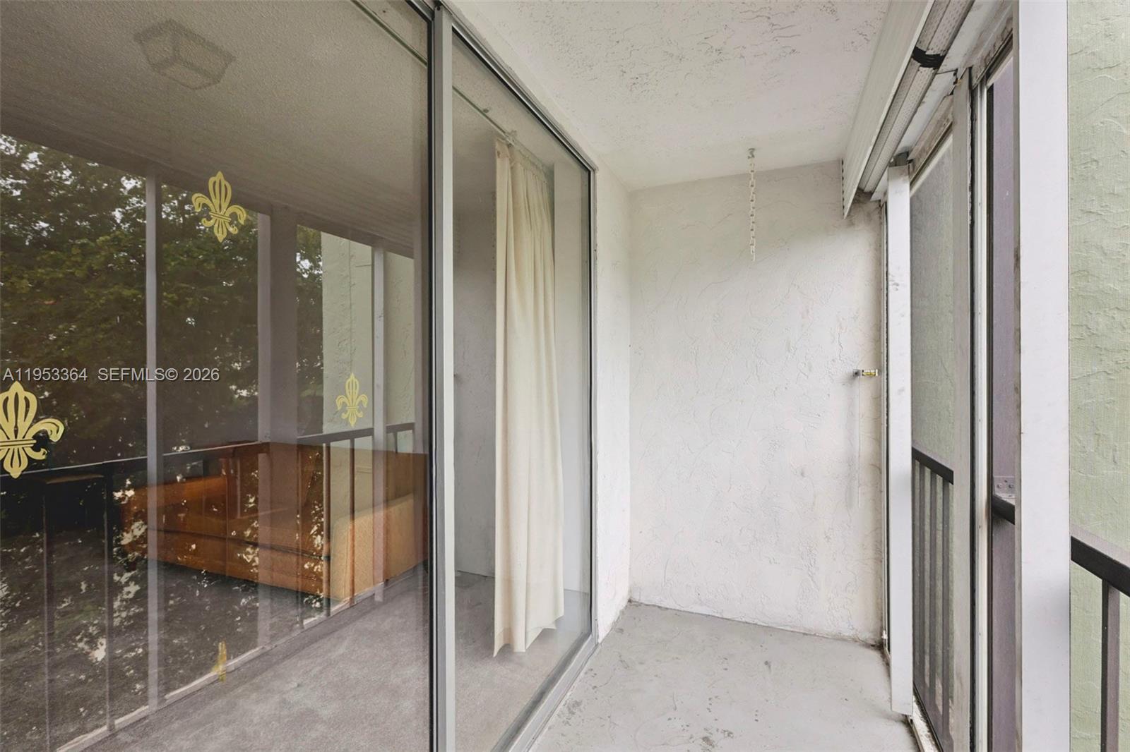 CROSS FOX CONDO - Residential