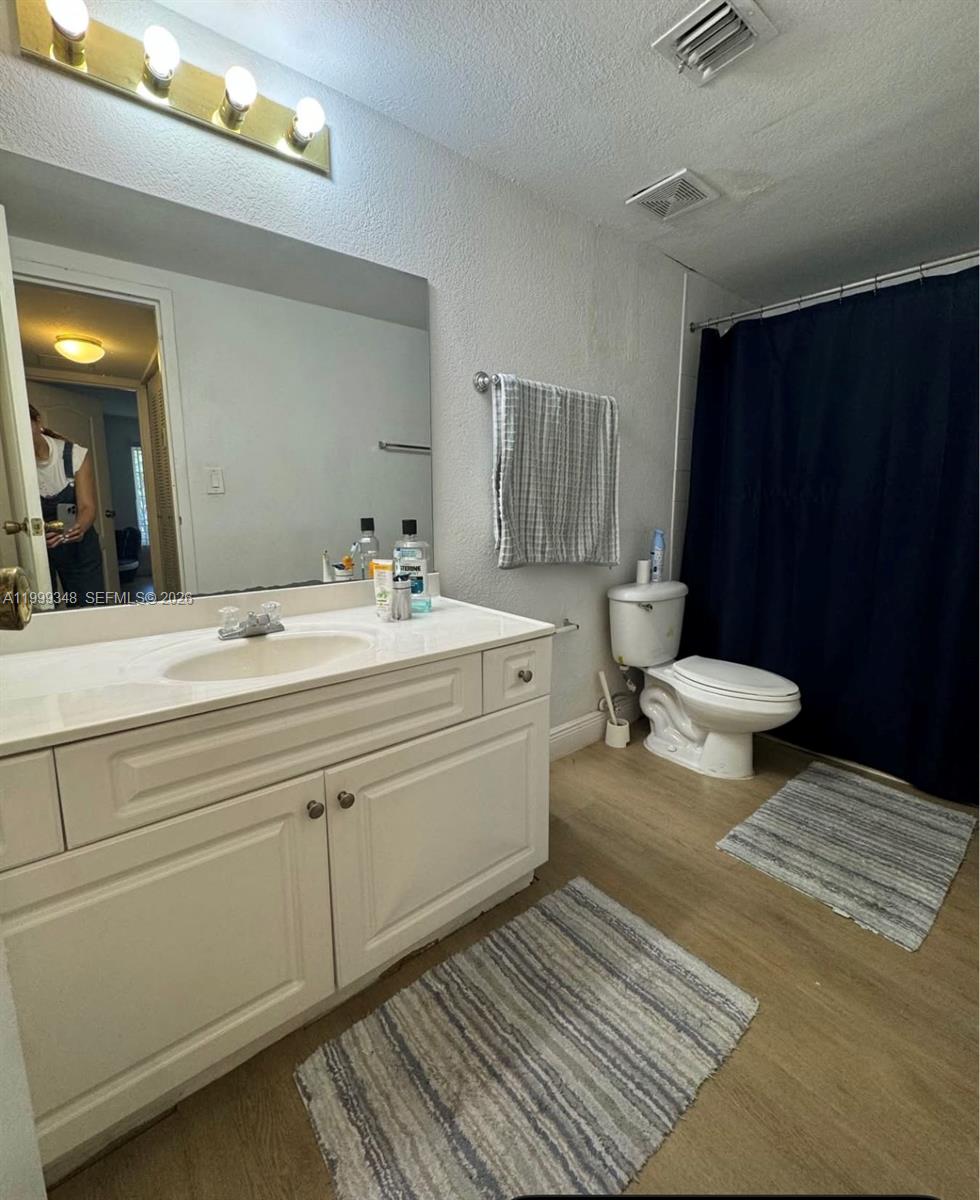 DORAL GARDENS II CONDO - Residential Lease