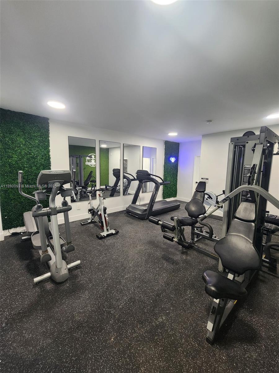 ISLE OF NORMANDY MIAMI VI - Residential Lease