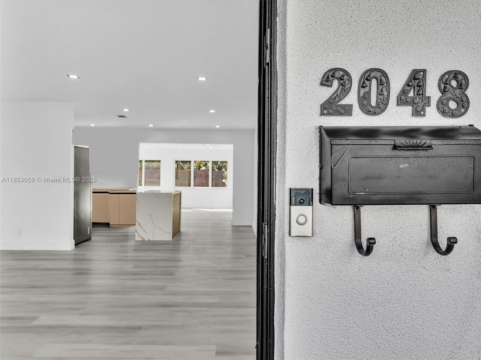 Spectacular remodeled home in the heart of FLL, No association for rapid approval, single family home with impact windows. Lots of natural lights, brand new kitchen and bathrooms, freshly painted in white, Large backyard.