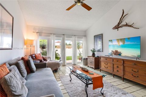 Photo of 19994 NE 5th Ct #3C, Miami, FL 33179 (MLS # A11981918)