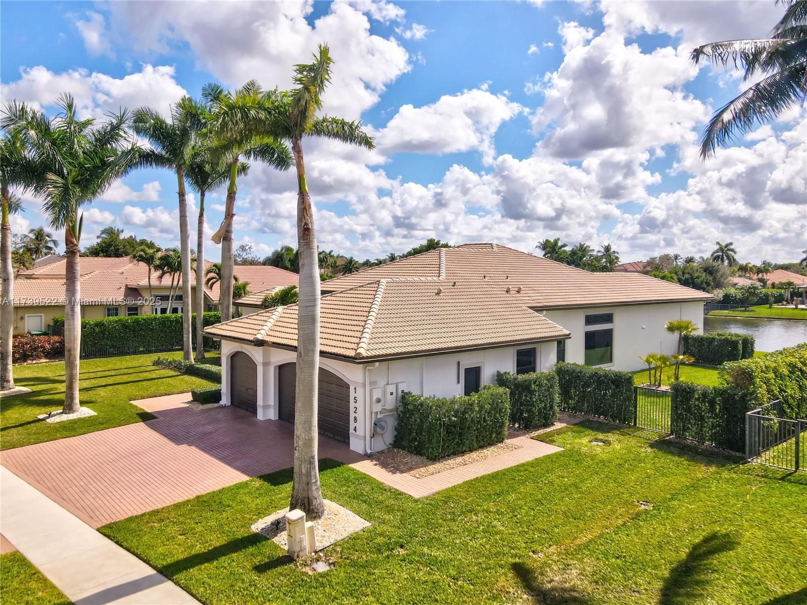 RIVERSTONE - Residential