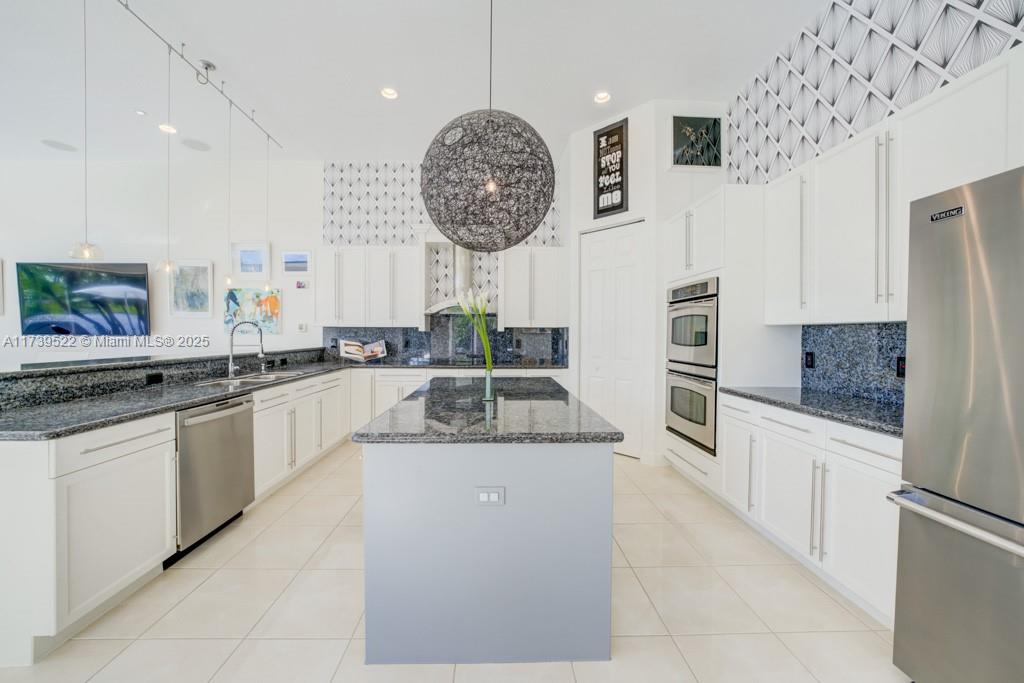 RIVERSTONE - Residential