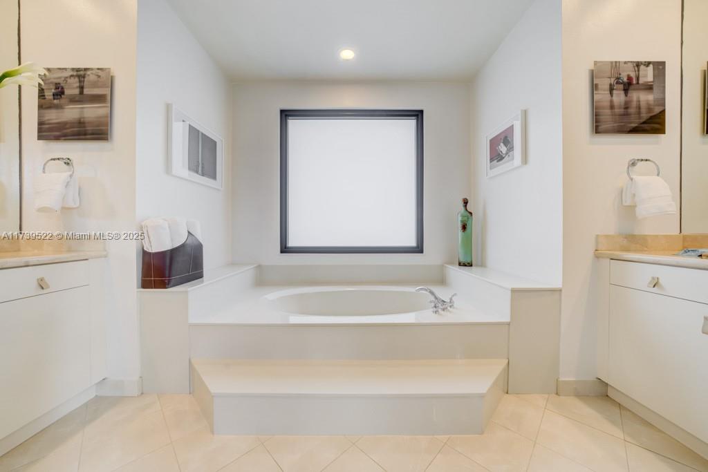 RIVERSTONE - Residential