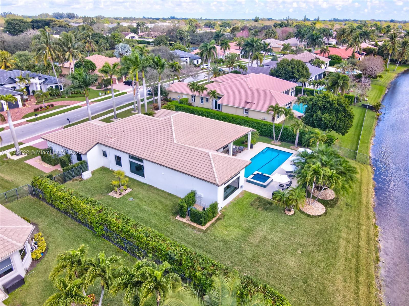 RIVERSTONE - Residential