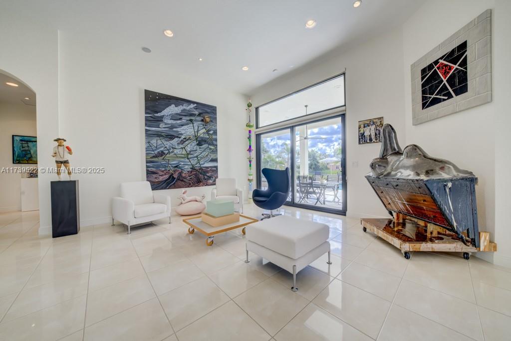 RIVERSTONE - Residential