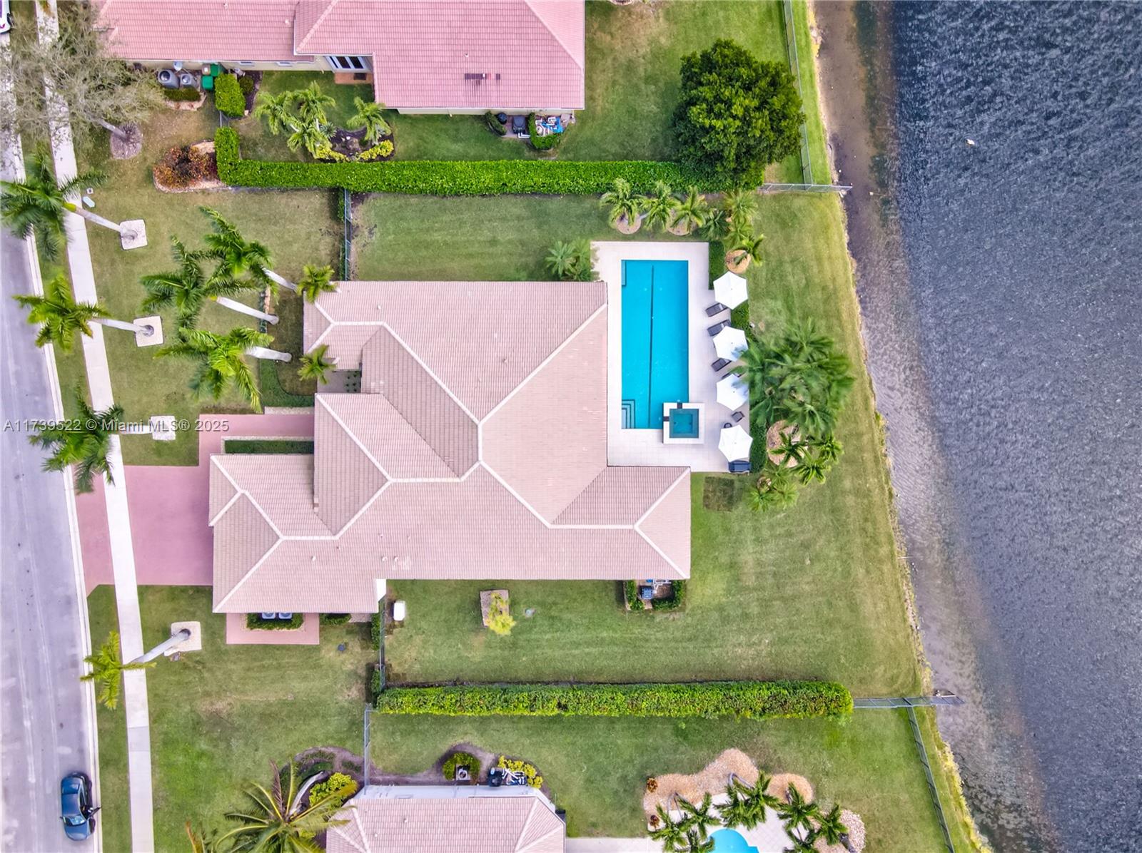 RIVERSTONE - Residential