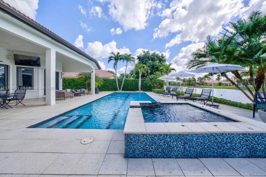 RIVERSTONE - Residential