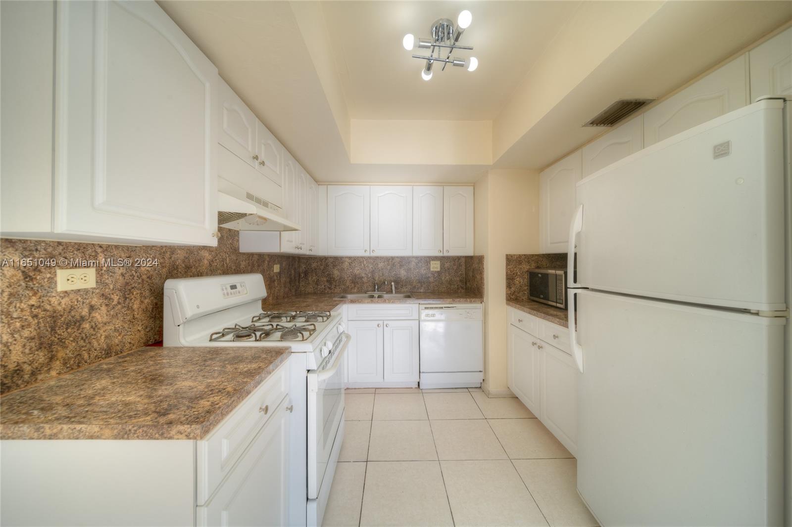 MISSIONWOOD AT MIRAMAR CO - Residential Lease