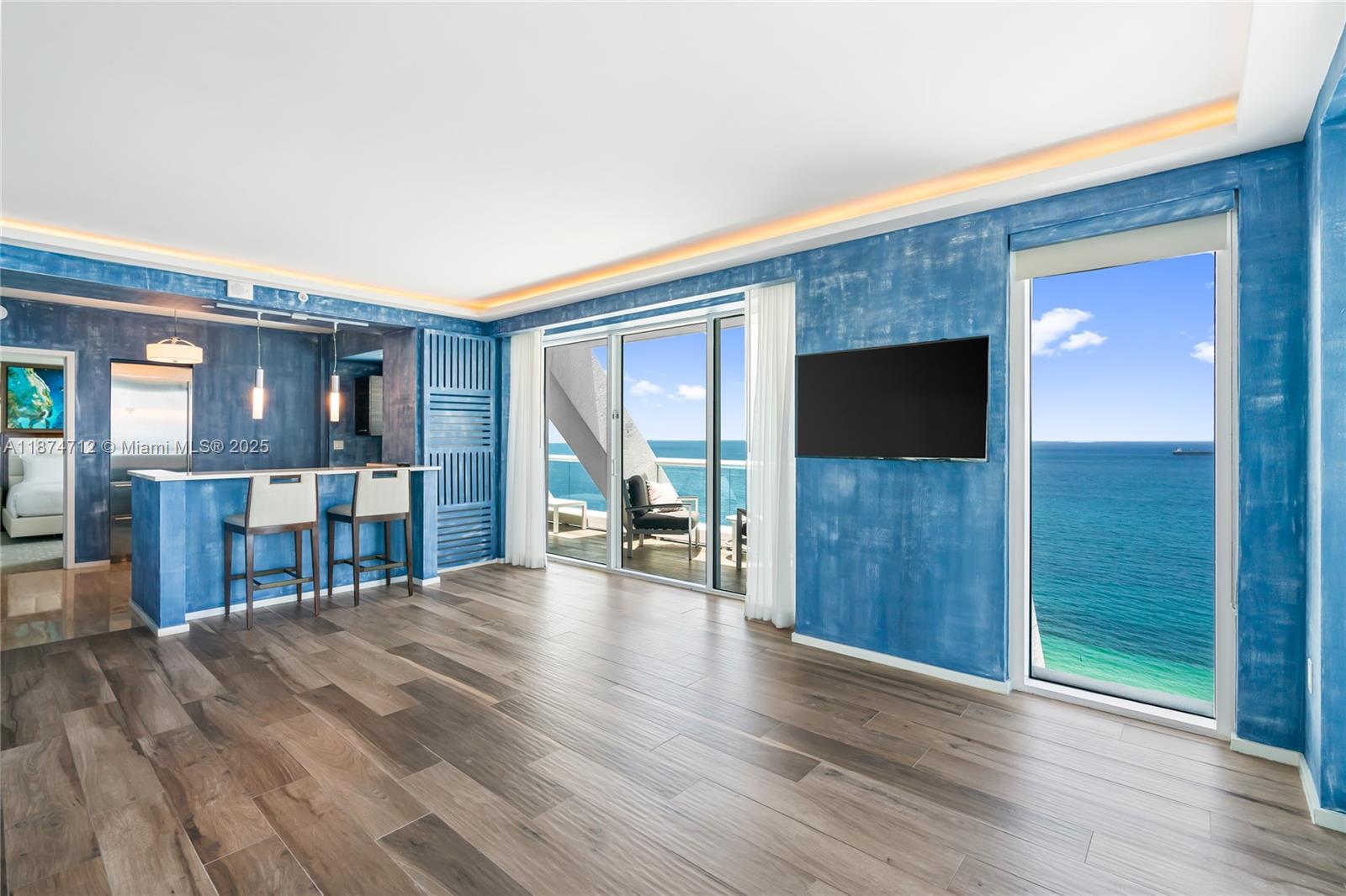 551 FLB CONDOMINIUM RESID - Residential